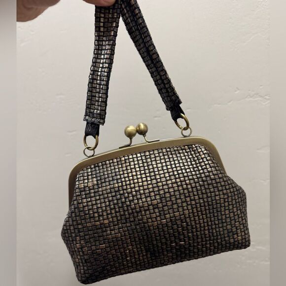 Vintage Style Distressed Woven Cowhide Handmade Kisslock Bag/Multi Use Style Bag - Picture 5 of 16